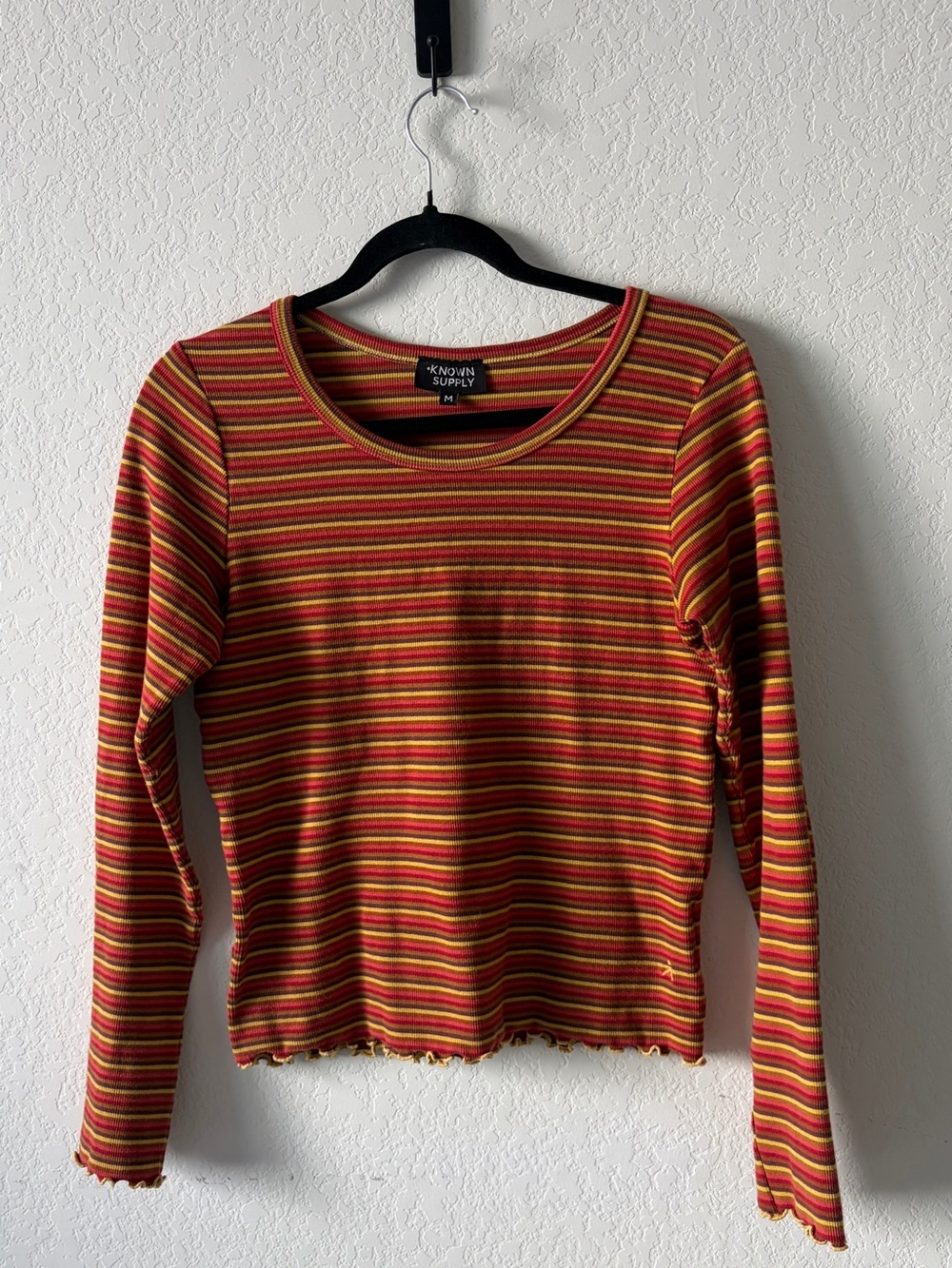 KNOWN SUPPLY RIBBED STRIPED LETTUCE HEM LONG SLEEVE TOP Y2K RETRO WOMENS MEDIUM